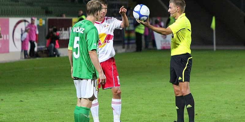 Tìm hiểu kèo giao bóng trước là gì